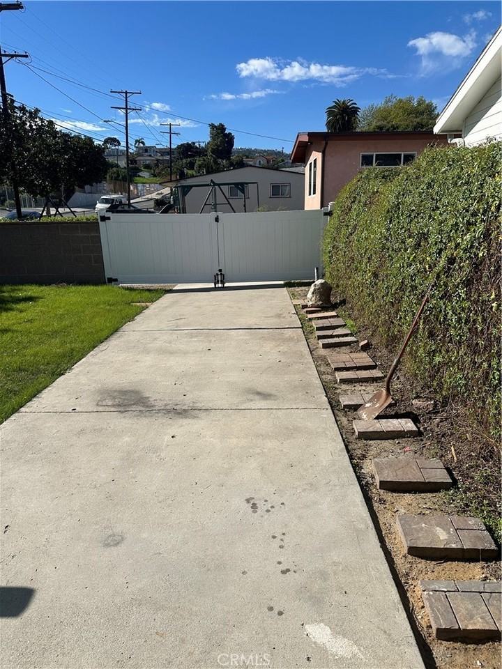 453 N Bandini St #453 - Photo 5 of 19