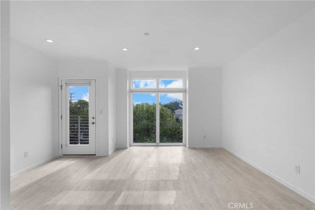 6009 1/2 Barton Ave #6009 - Photo 5 of 29