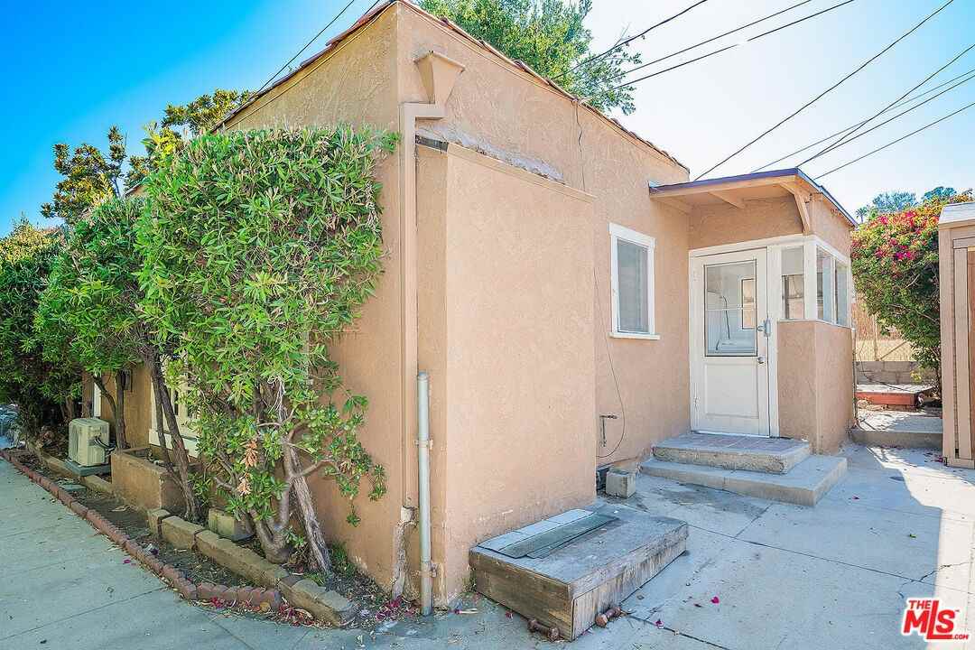 2339 1/2 Norwalk Ave #2339 - Photo 5 of 22