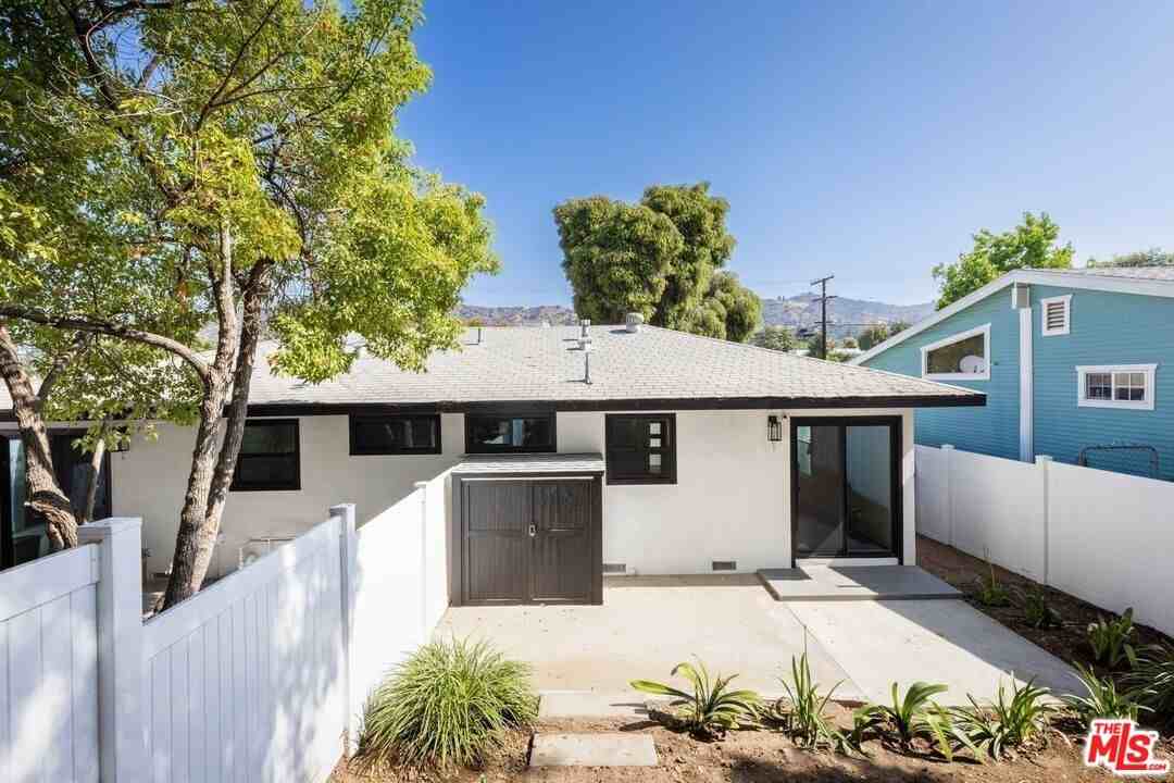 1942 Chickasaw Ave #1942 - Photo 7 of 32