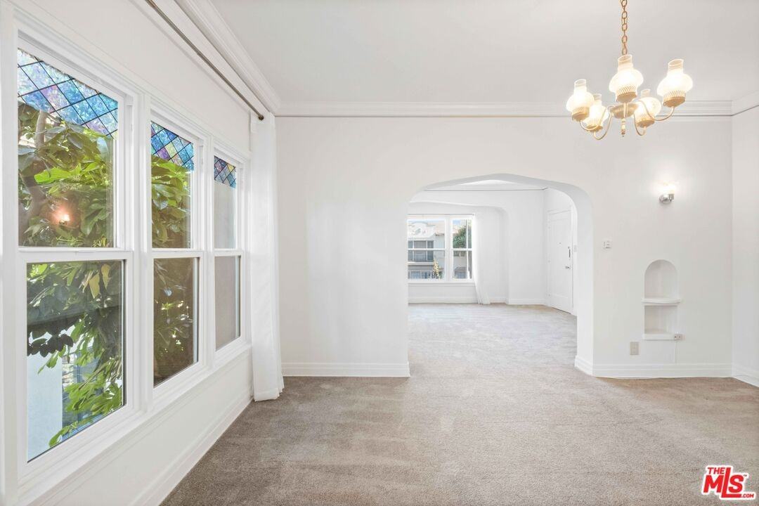 643 S Detroit St #643-645 - Photo 5 of 31