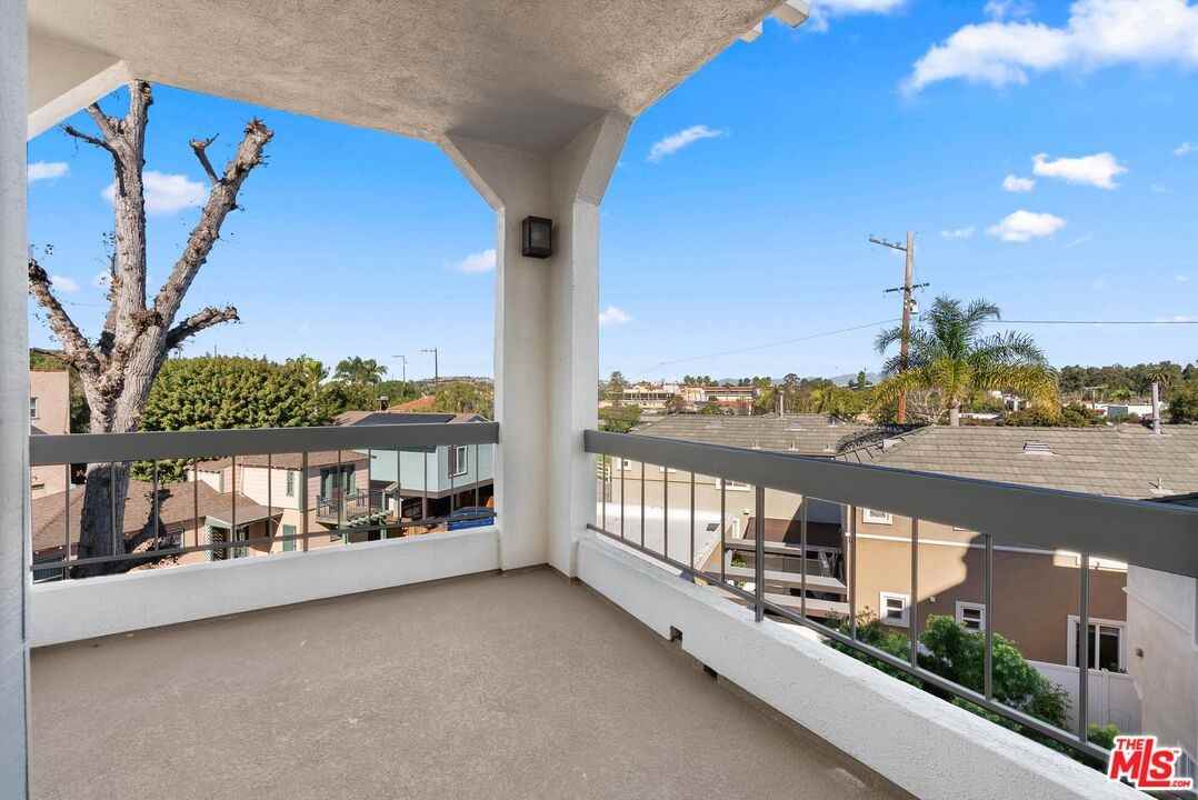 4643 E 4th St #4643 - Photo 4 of 40