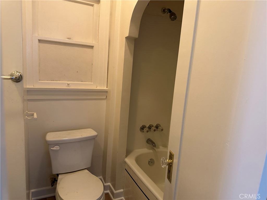 529 W 22nd St #529 - Photo 6 of 12