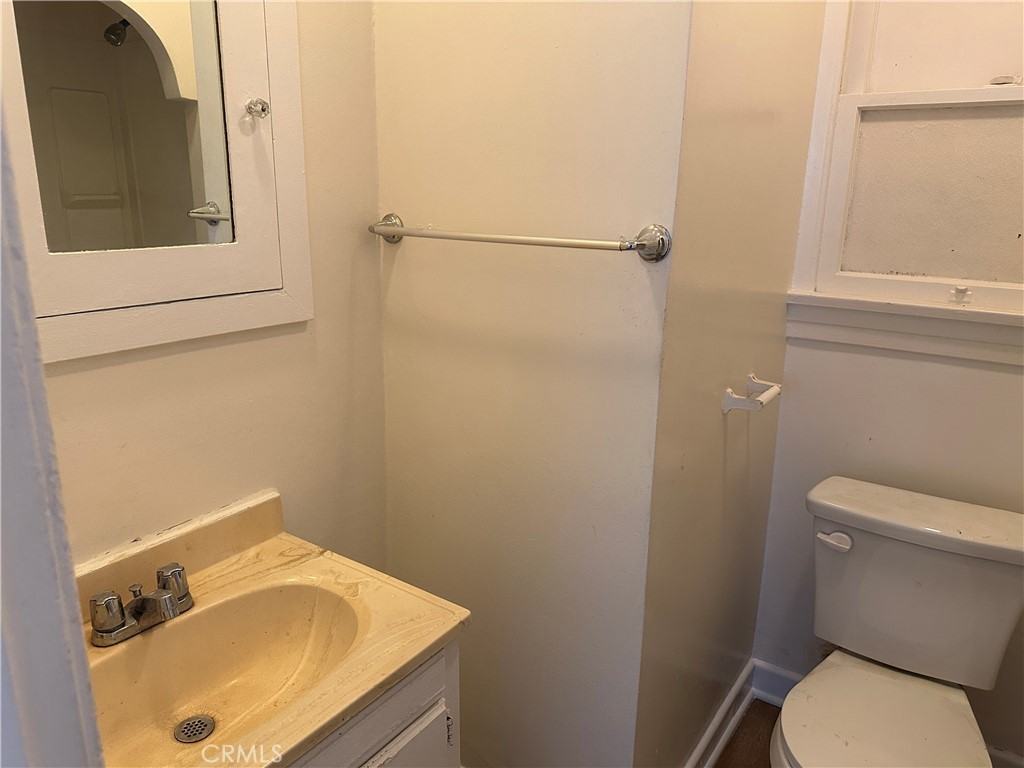 529 W 22nd St #529 - Photo 7 of 12