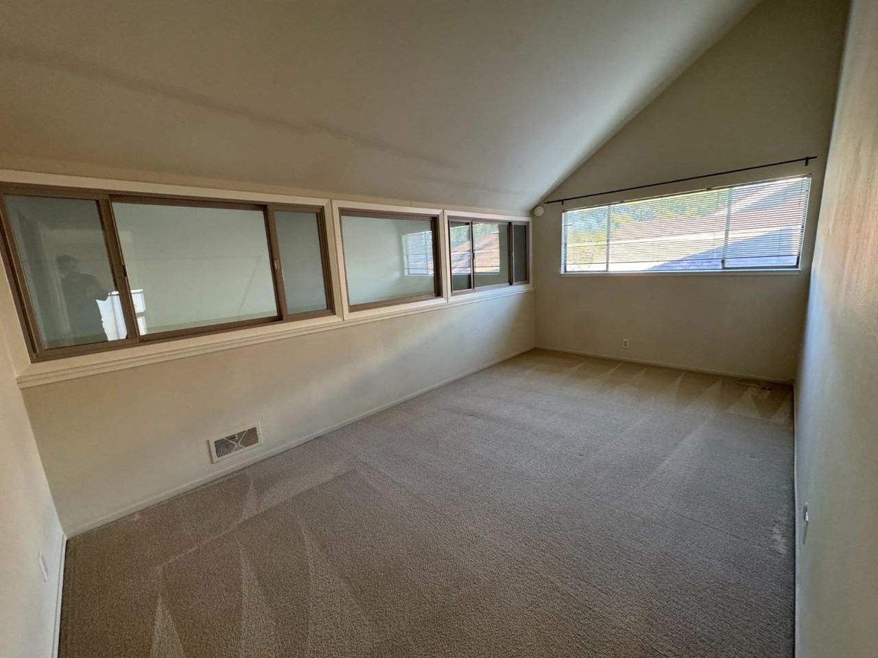 730 Cambridge Ave #730 - Photo 2 of 11