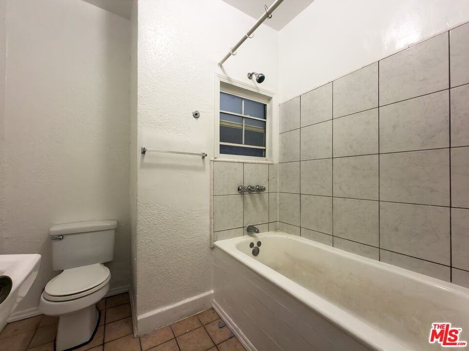 1675 W Martin Luther King Jr Blvd #1675-5 - Photo 7 of 17