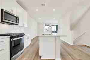 featured image of 212 Farley Ln #212