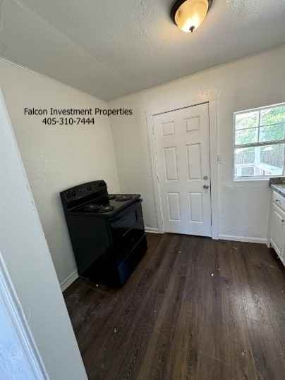 1431 Ne 29th St #1 - Photo 4 of 8