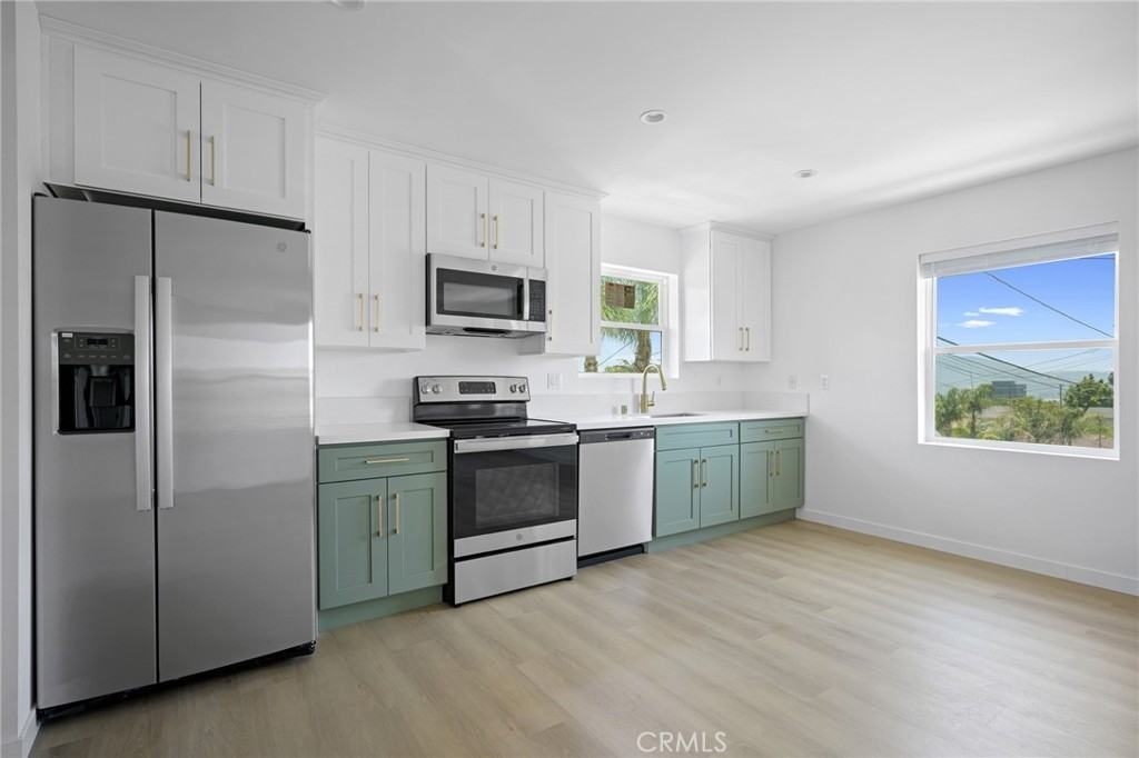 842 E Cypress Ave #842 - Photo 6 of 15