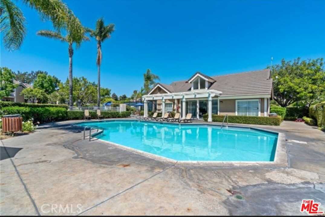 8721 Endsleigh Ave #8721F - Photo 5 of 7