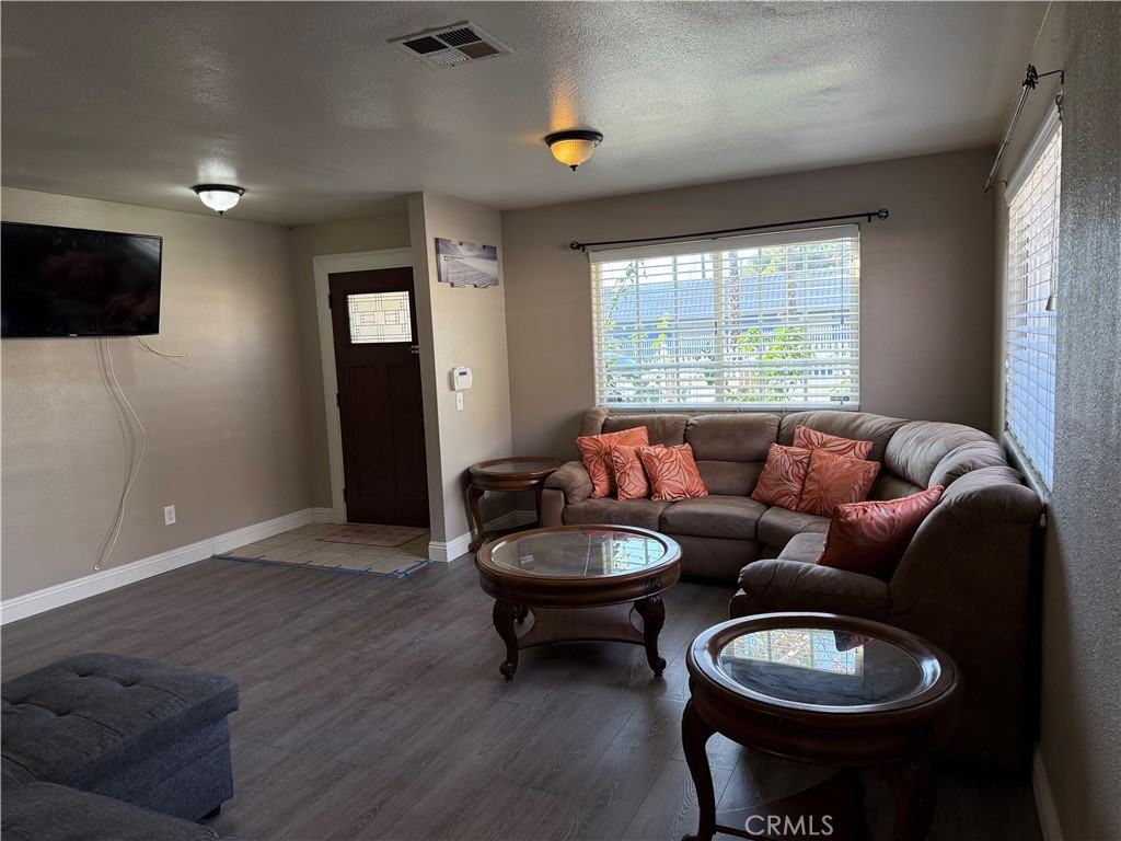 815 N Arrowhead Ave #815 - Photo 4 of 17