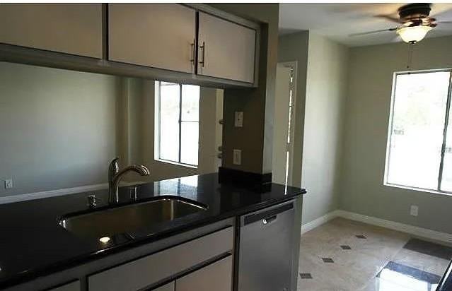 5460 Dobbs St #5460 - Photo 3 of 19