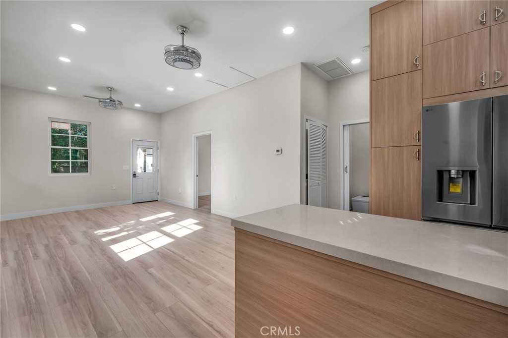 8503 Louise Ave #8503