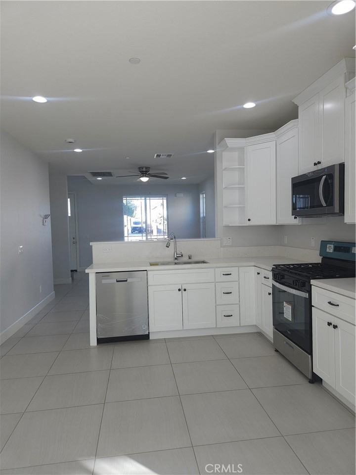 5215 Peony Ct #5215 - Photo 6 of 8