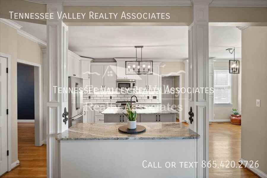 821 Foxfield Ln - Photo 6 of 20