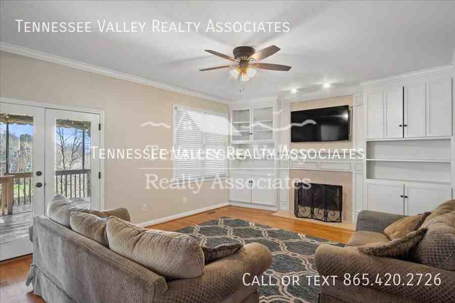 821 Foxfield Ln - Photo 7 of 20