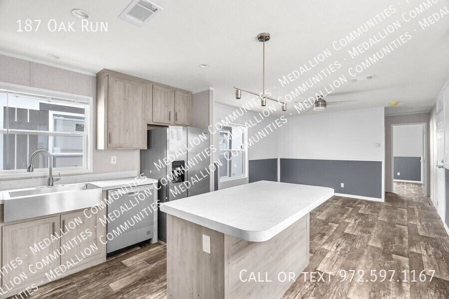 187 Oak Run - Photo 3 of 7