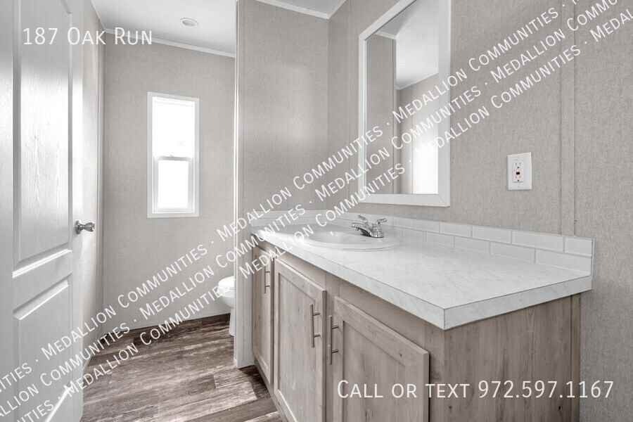 187 Oak Run - Photo 7 of 7