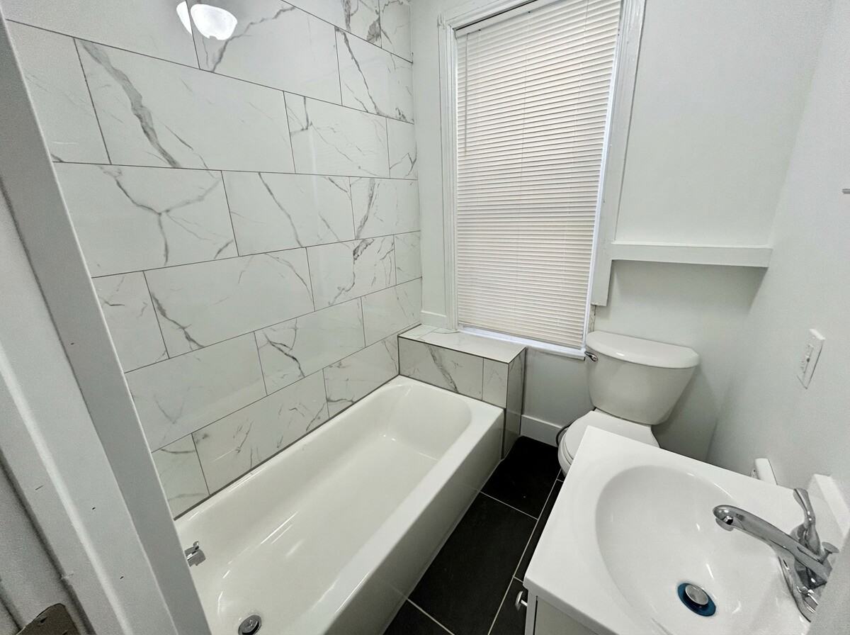 2554 N Sartain St - Photo 4 of 8