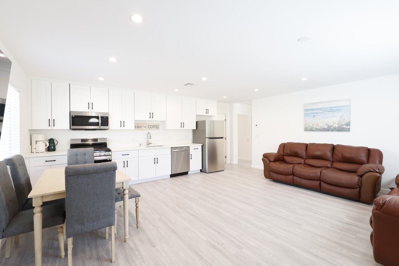 18623 Bryant St - Photo 5 of 26