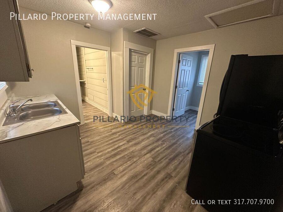 2300 1/2 S A St - Photo 4 of 11