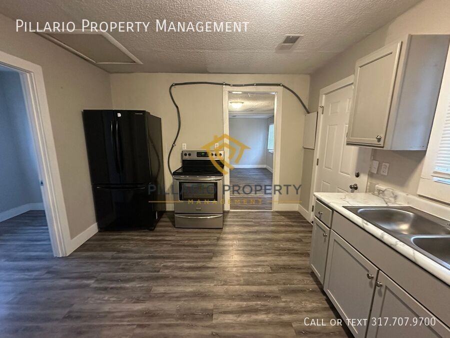 2300 1/2 S A St - Photo 6 of 11