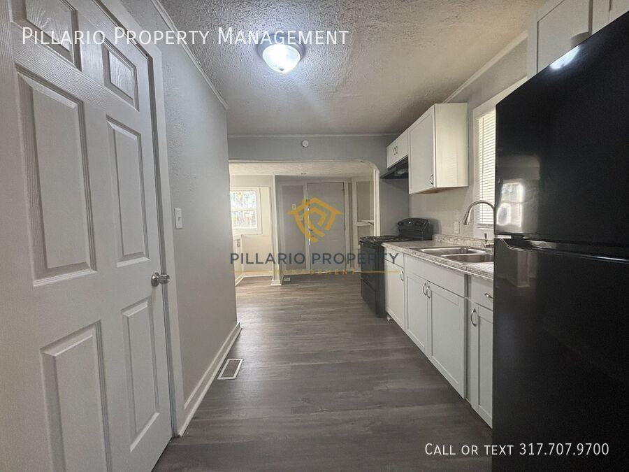 555 S Harris Ave - Photo 6 of 11