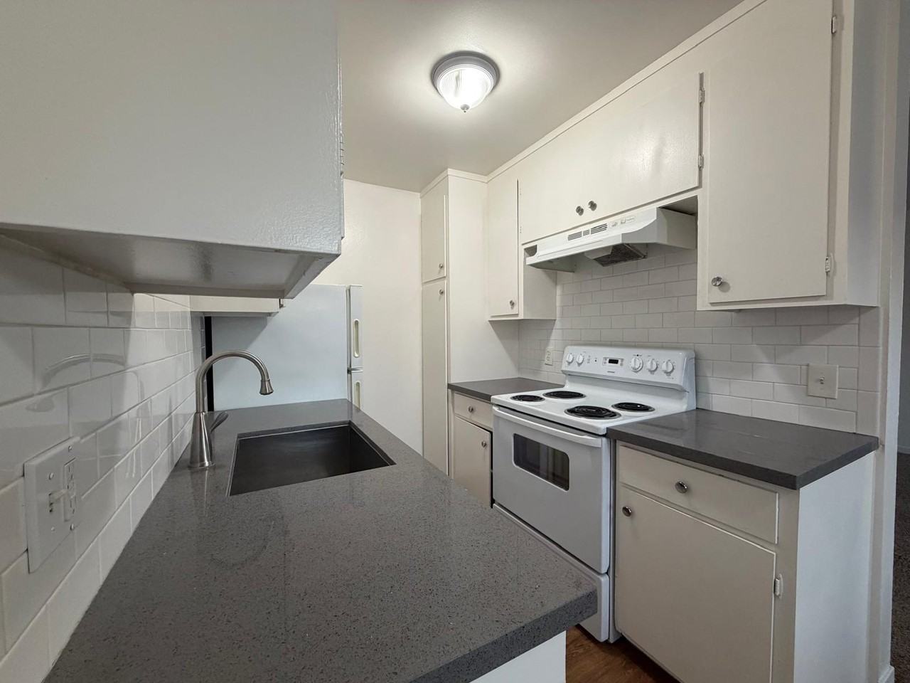 1644 Prince St #5 - Photo 4 of 13