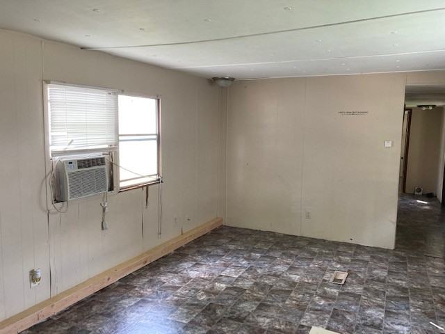 2703 W 24th St - Photo 2 of 8