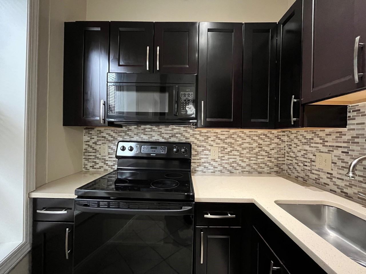 Fairmount 438 - Photo 2 of 27