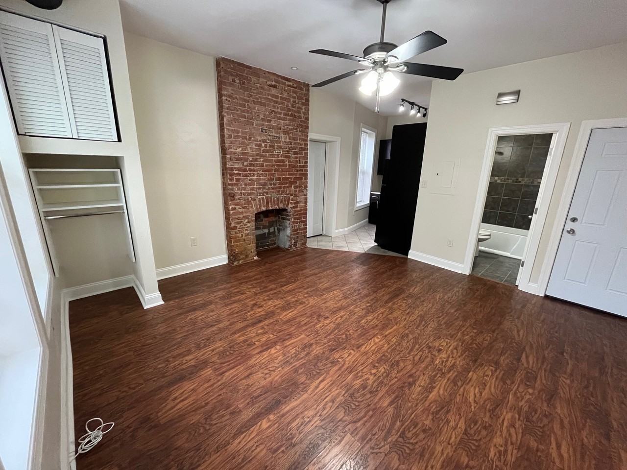 Fairmount 438 - Photo 4 of 27