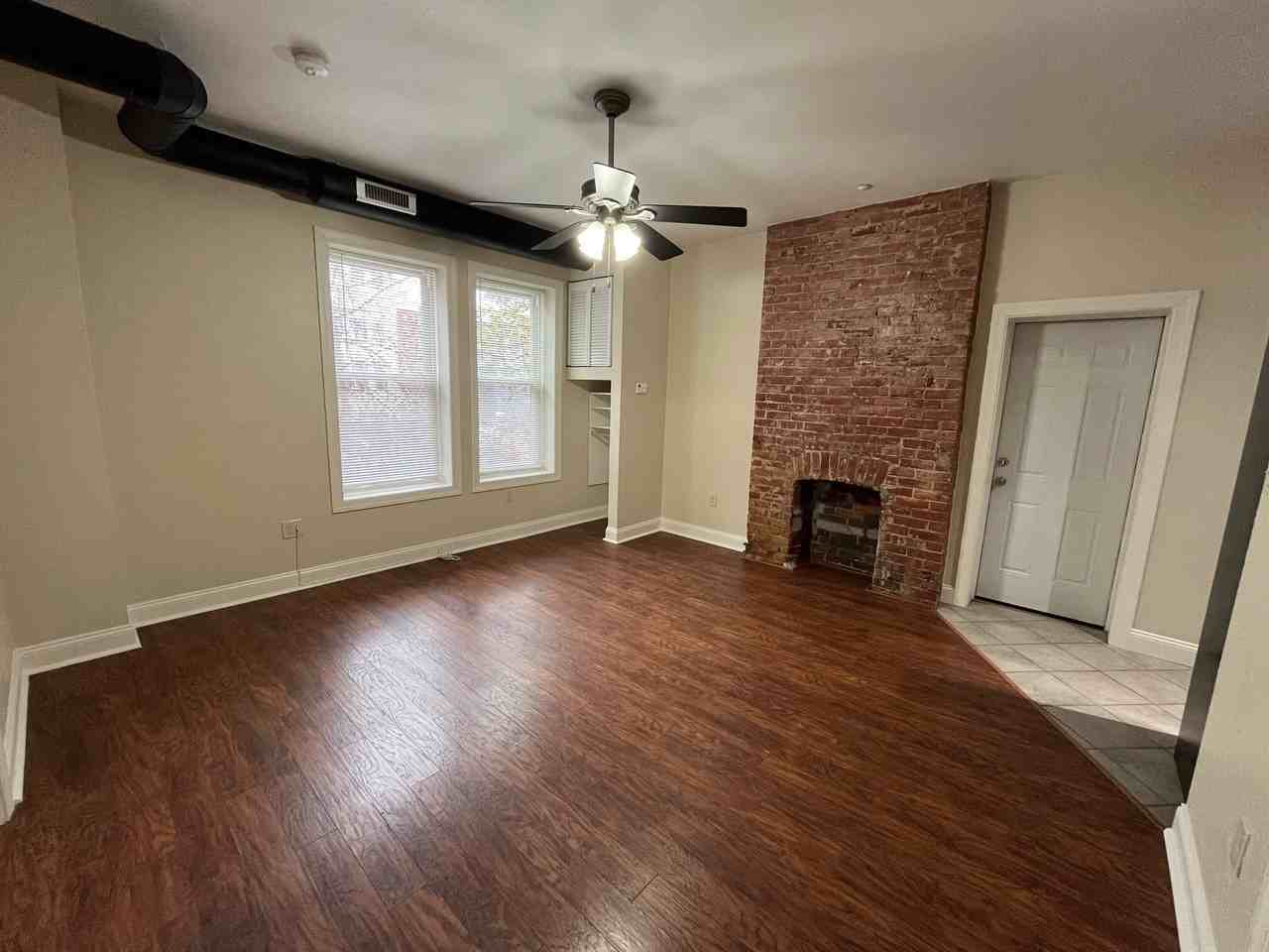 Fairmount 438 - Photo 6 of 27