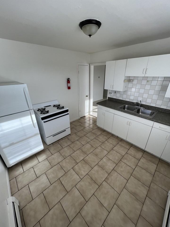 GRAND ORCHARD - Photo 4 of 9