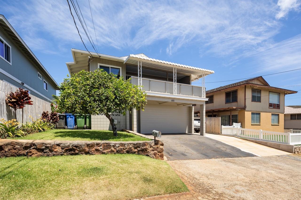 651 11th Avenue - Photo 2 of 22