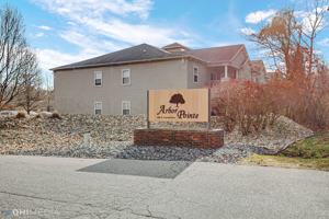 featured image of 910 S Carroll Ave