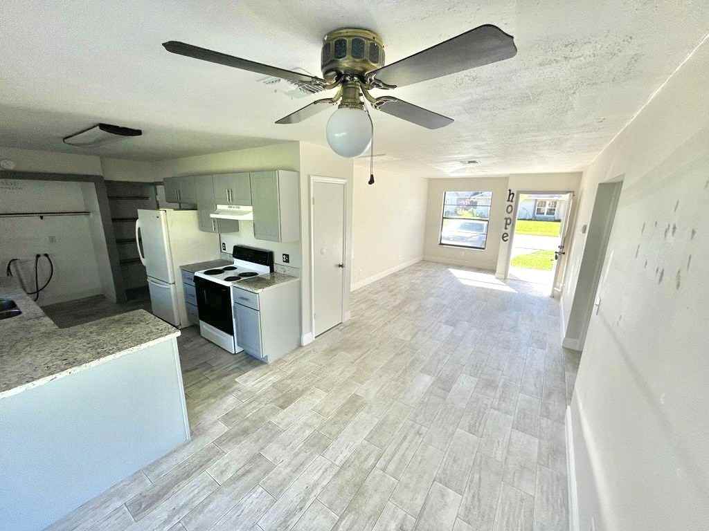 2606 1st Street - Photo 3 of 22