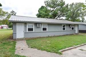 featured image of 807 W Hastings Ave