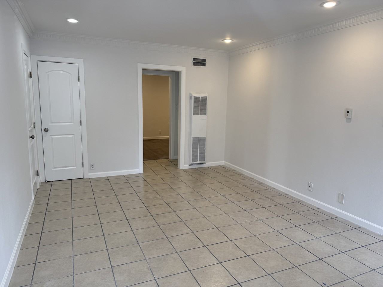 448 S Catalina St #02 - Photo 3 of 14