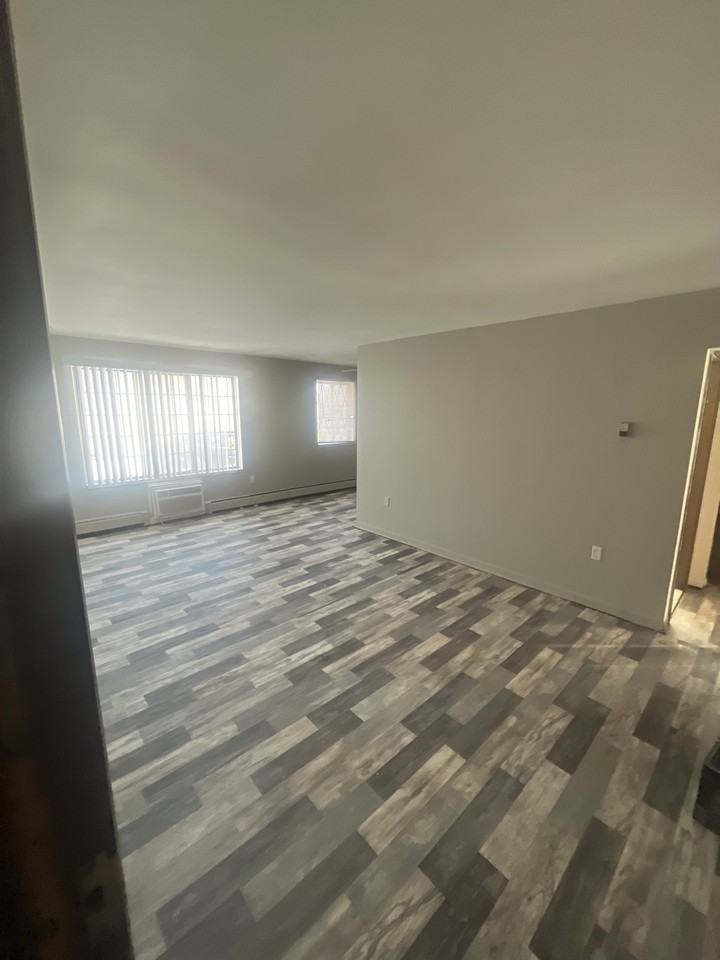 9130 Whittier - Photo 4 of 10