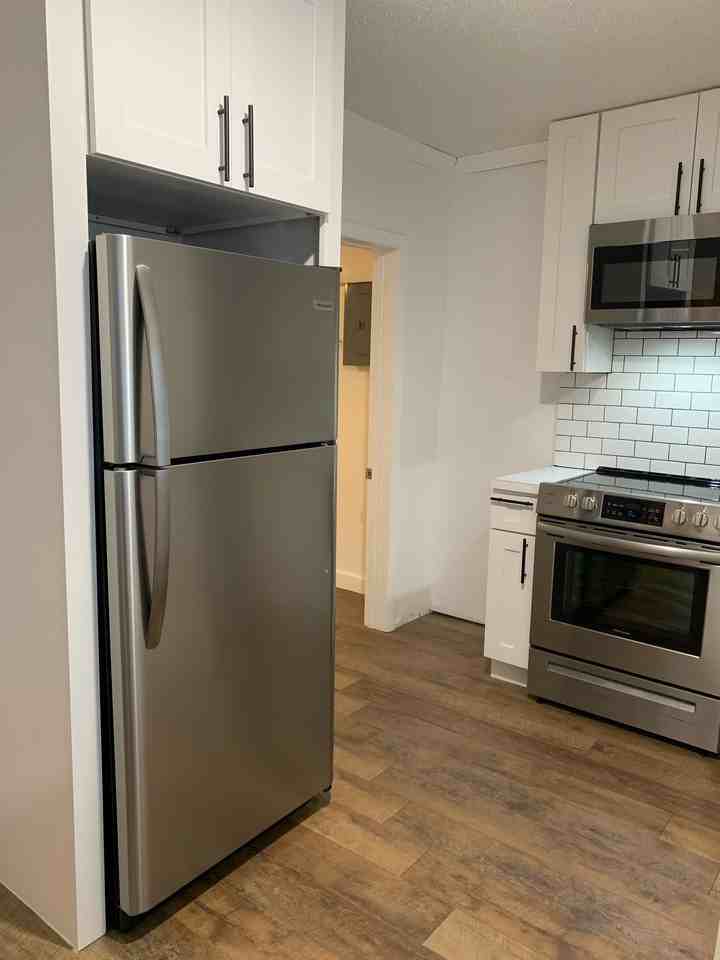 821 2nd Street North - Photo 5 of 22