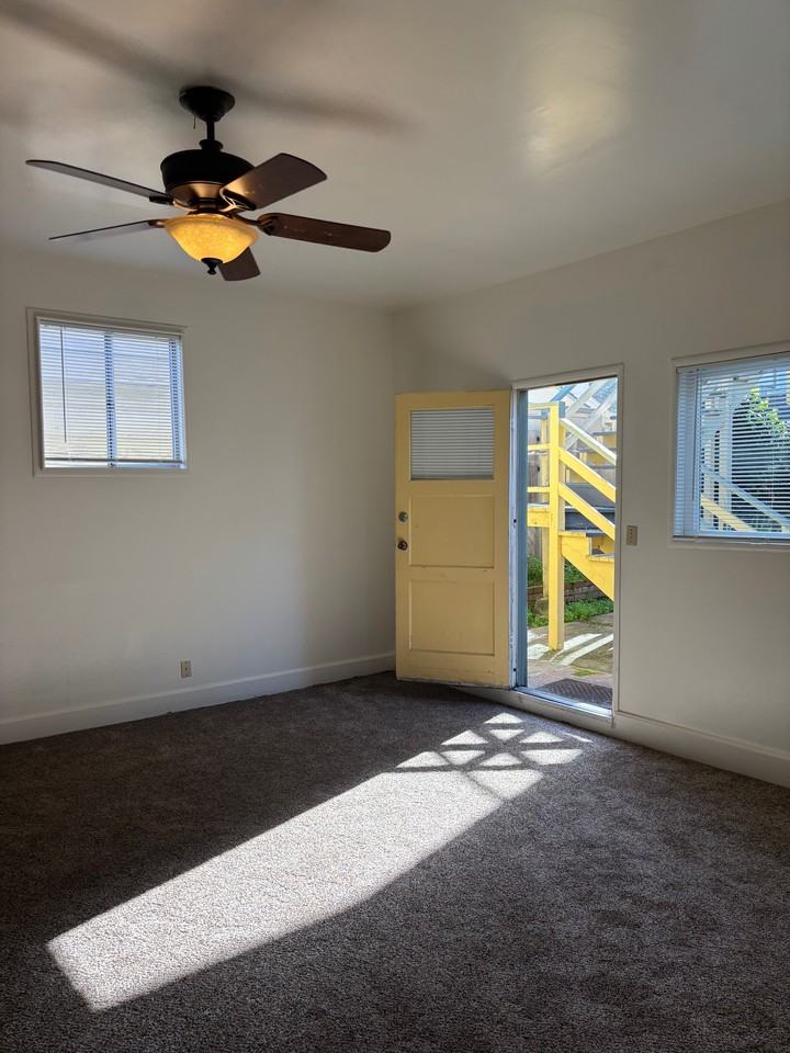 1186 2nd St #C - Photo 4 of 10