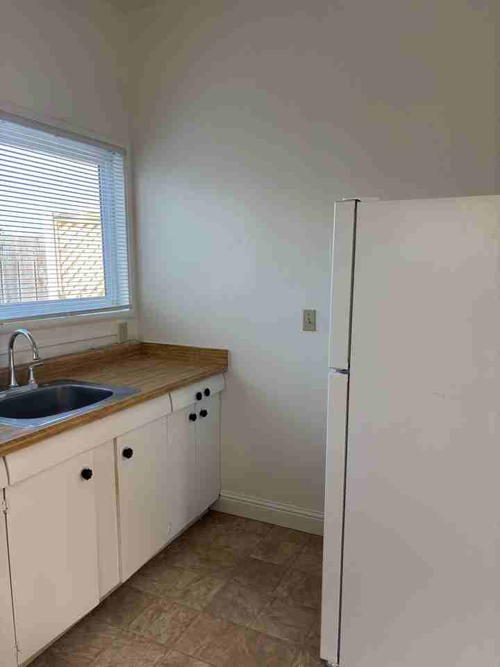 1186 2nd St #C - Photo 6 of 10