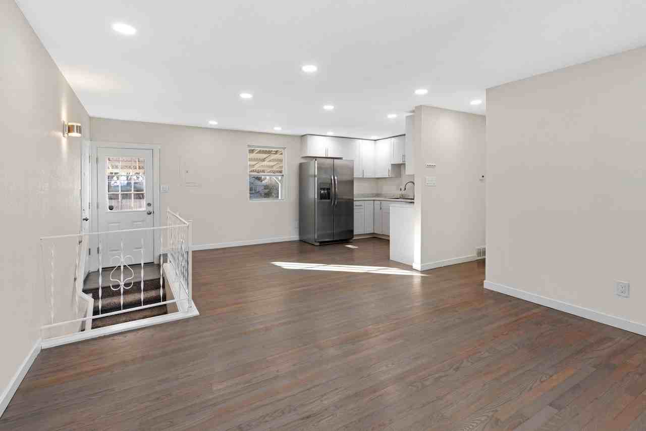 3919 Tennyson Ave #1 - Photo 4 of 41