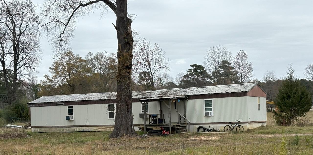 4701 East Street - Photo 5 of 8