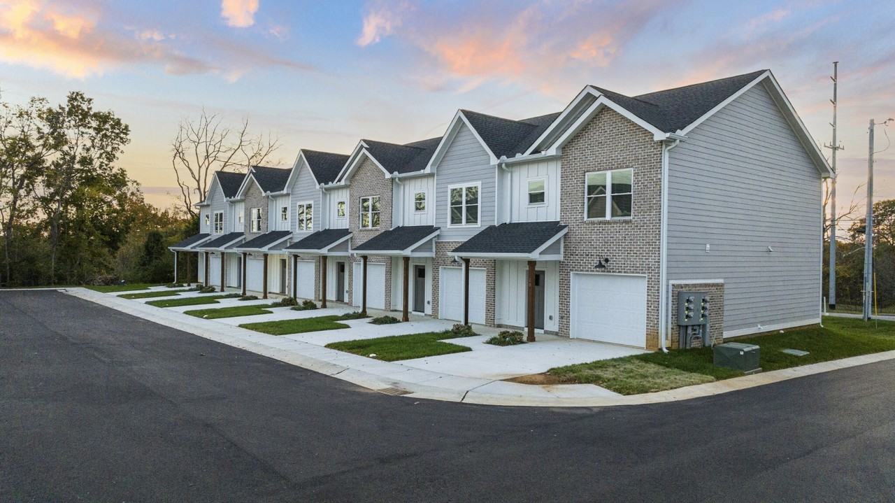 2624 South Main Street - Photo 4 of 50