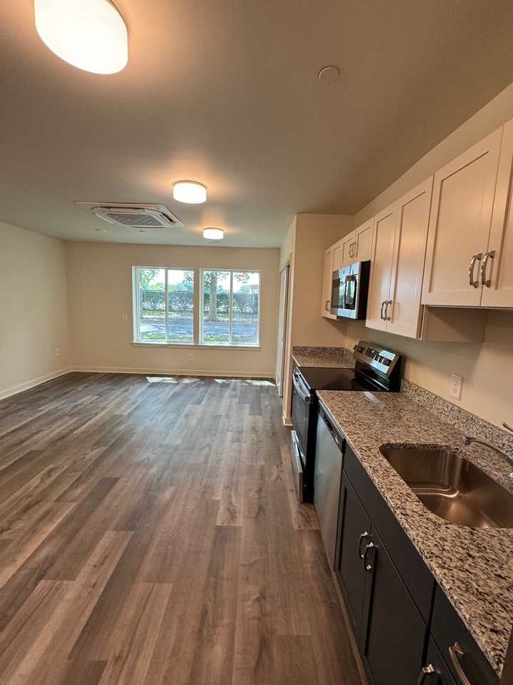 1400 Sycamore Street - Photo 4 of 7