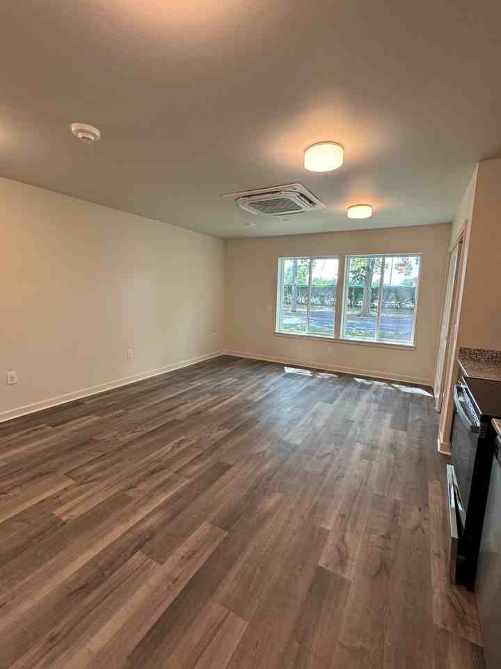 1400 Sycamore Street - Photo 5 of 7