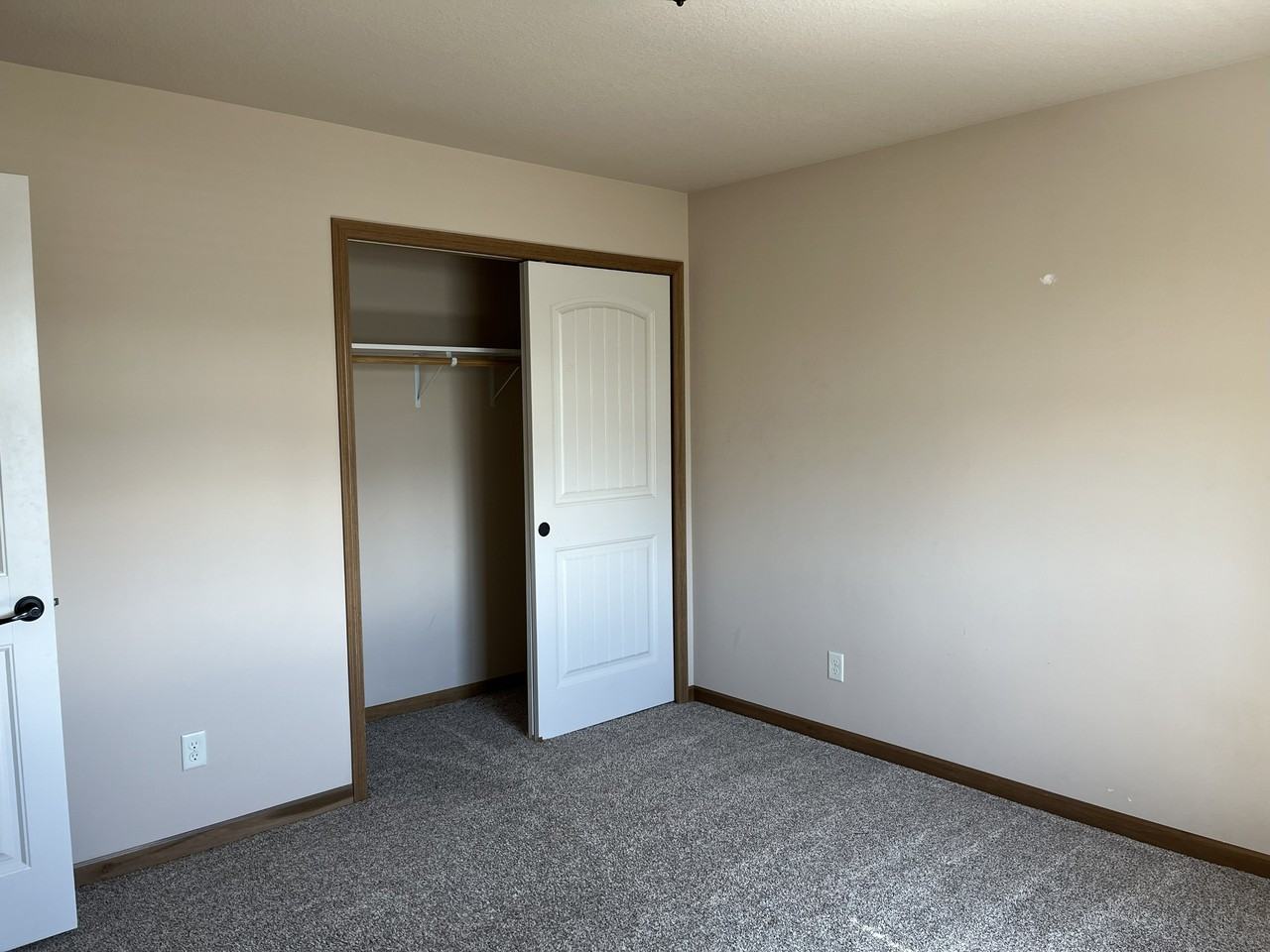 1616 1st Avenue Northeast - Photo 4 of 10