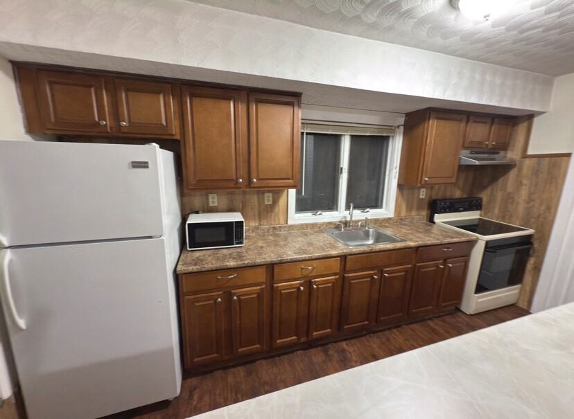 135 Winthrop St. - Photo 4 of 18