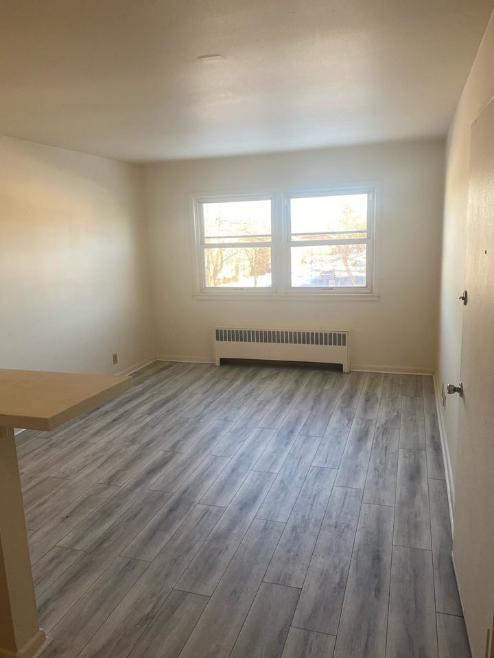 321 W NEWHALL AVE - Photo 2 of 8